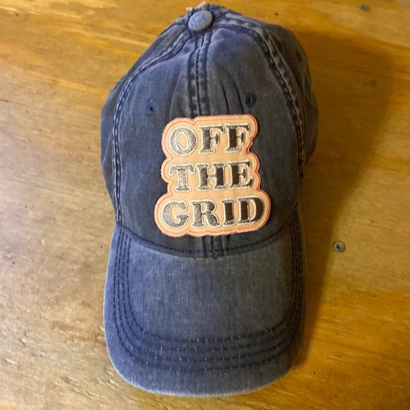 GAP Accessories - NWT Gap cap with added Off the Grid